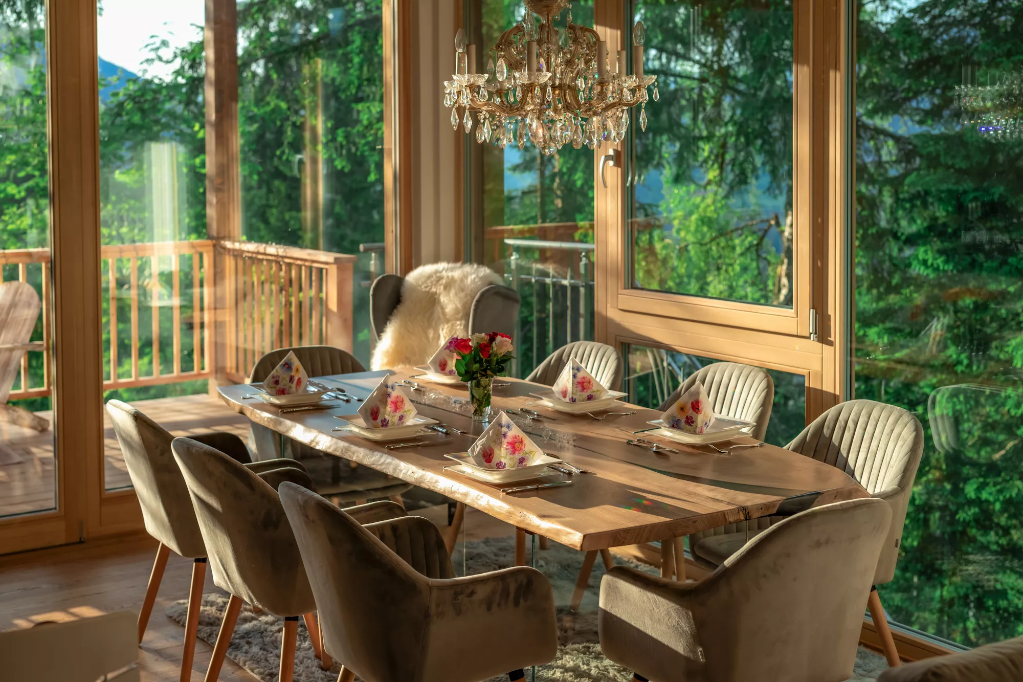 Almchalet Nina Innenansicht Esstisch Almchalet Nina Innenansicht Esstisch