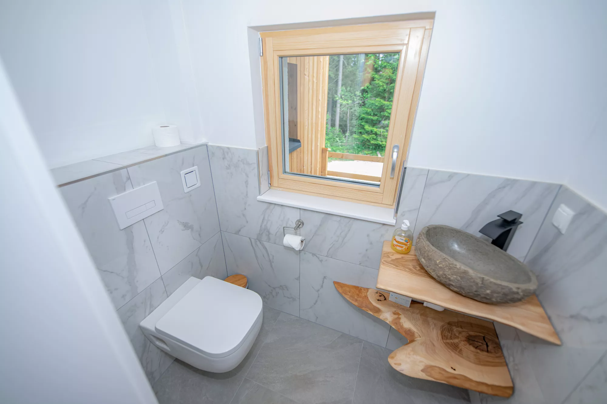 Blick in die separate Toilette Blick in die separate Toilette